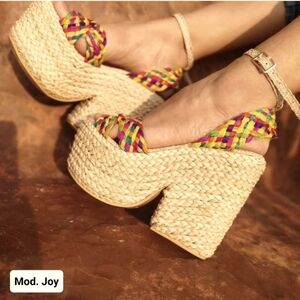 Colombian platform sandals